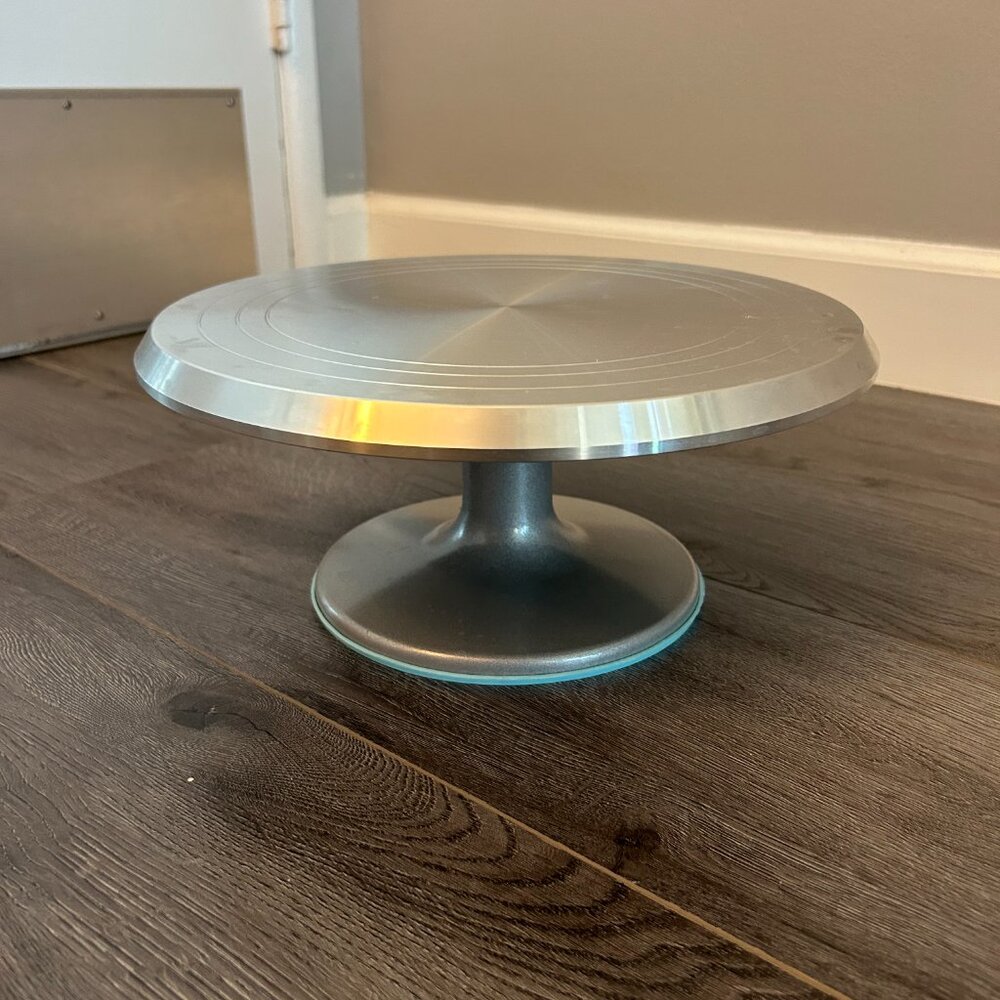 **BARELY USED** Metal Cake Decorating Turntable by Celebrate It™